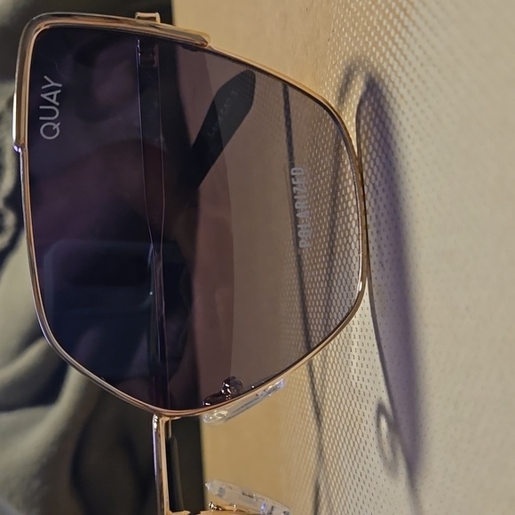 Quay Australia-NWOT "Srsly" Polarized Gold and Black Metal Sunglasses - Picture 7 of 17